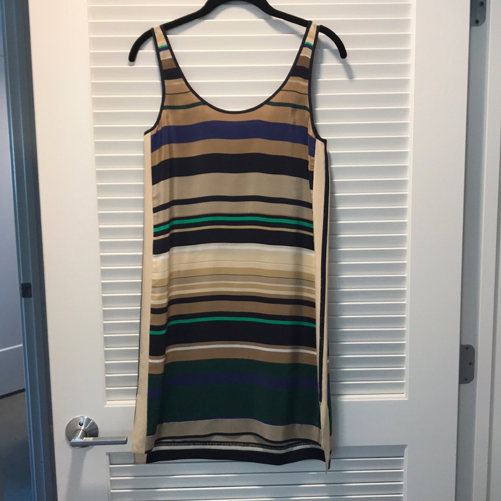 Club Monaco 100% silk Shift Dress